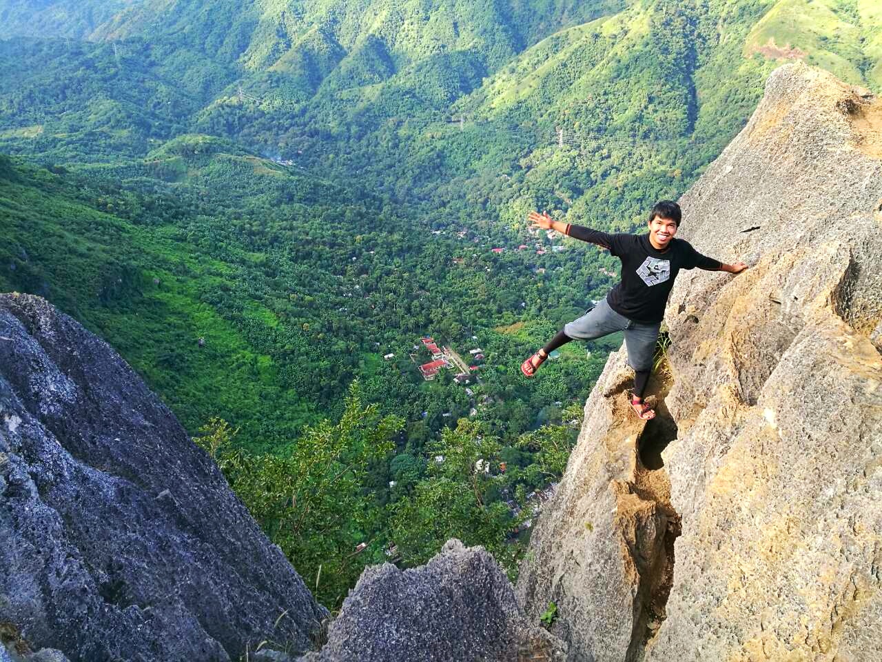 10 Best Hikes Near Manila Under P1000 Budget - Image 0 02 06 39ac4c46982938e8bc139538c624b69c3670a75f4D16b5Dec85cDe754e967079 V 01