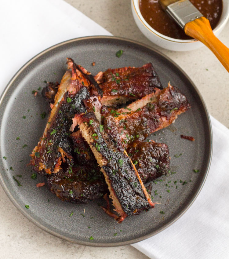 How to Smoke Ribs on a Charcoal Grill Away From the Box