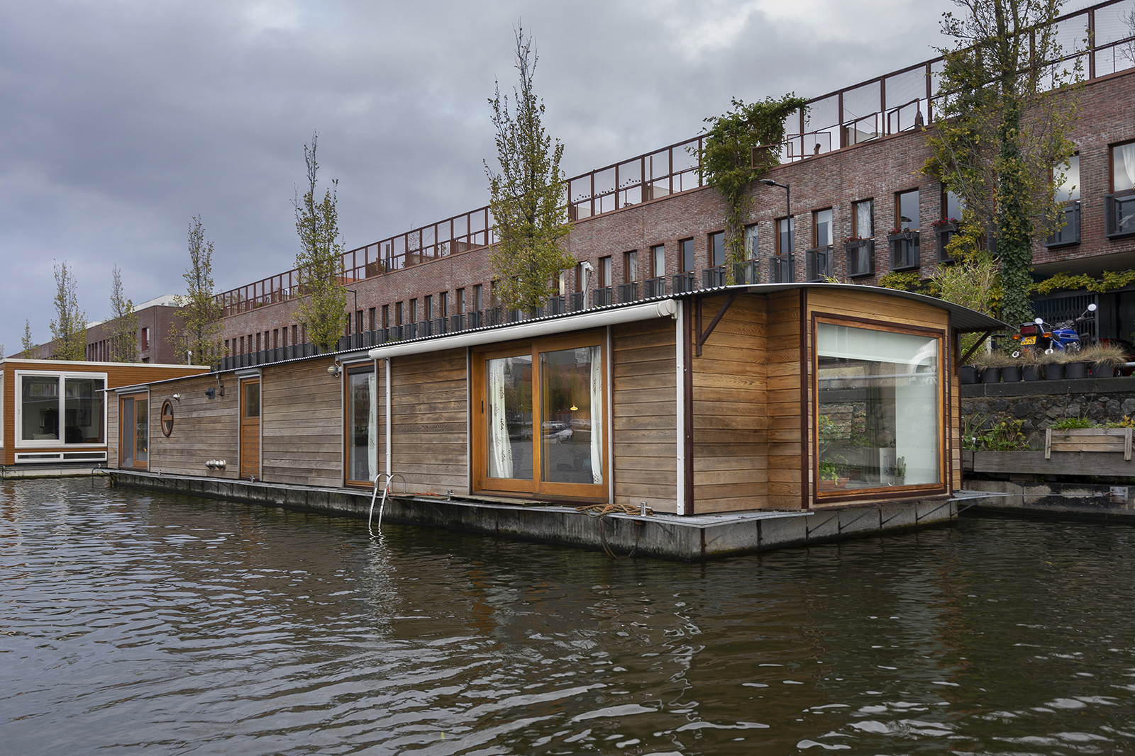 Woonboot Te Koop · Woonboot Verkopen · Woonboot Makelaar Awn