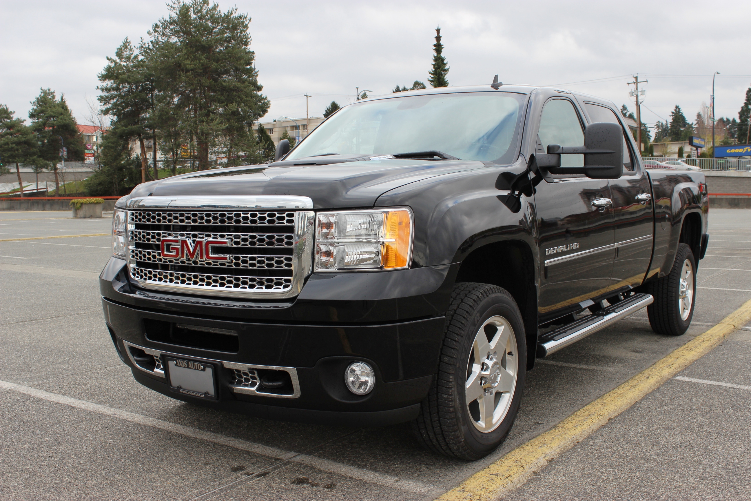 2013 GMC Sierra 2500 Denali HD AXIS AUTO