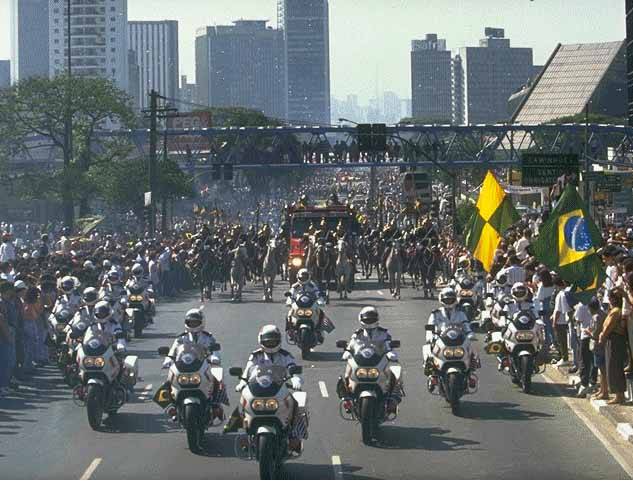 Sennas Begräbnis in Sao Paolo war