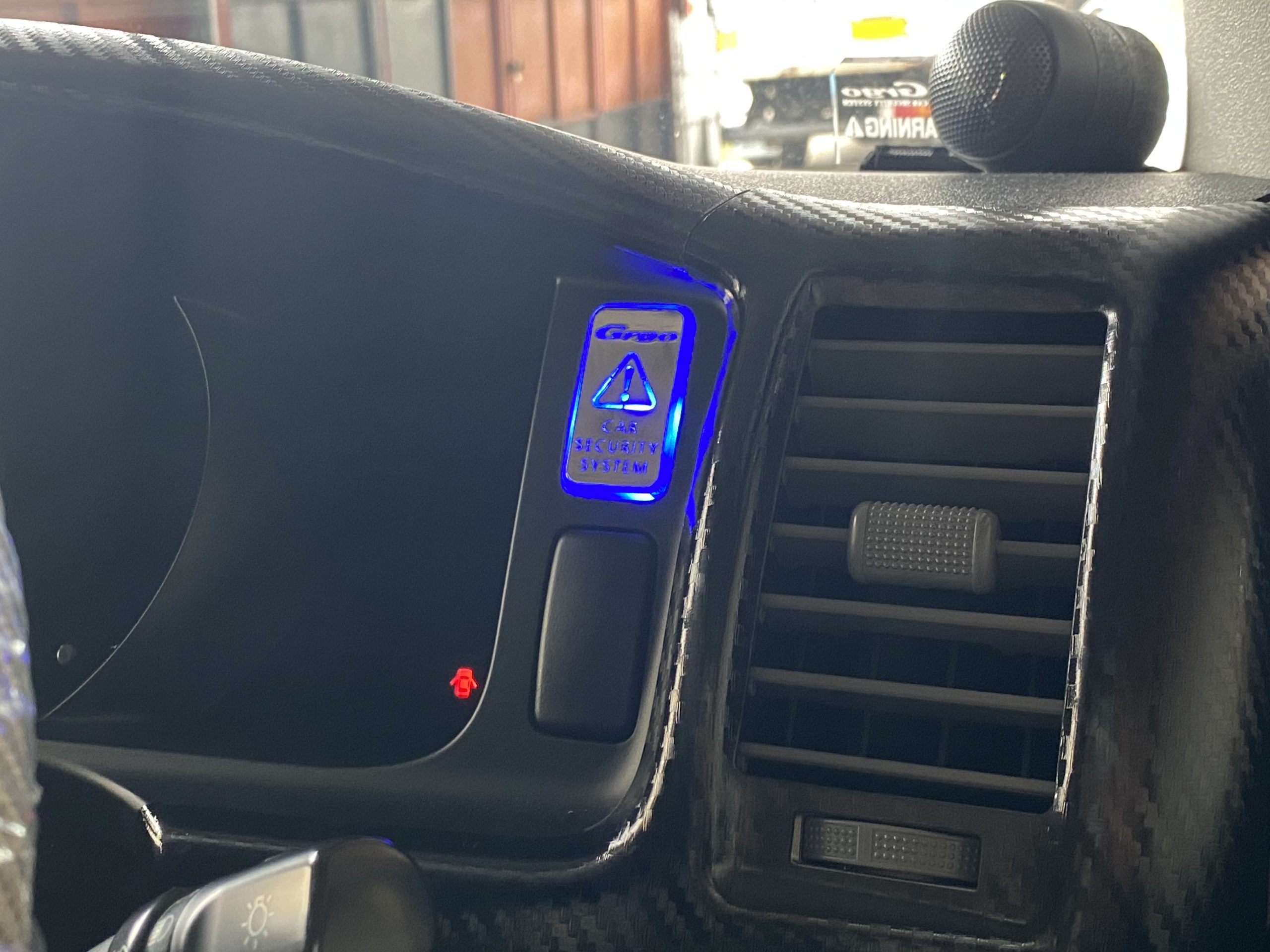 取付必須ハイエースにカーセキュリティカーGrgoゴルゴ！！ BPACS STAFF BLOG
