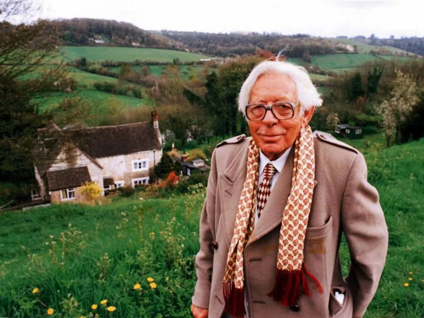Laurie Lee (auteur de Rosie ou Le goût du cidre) Babelio