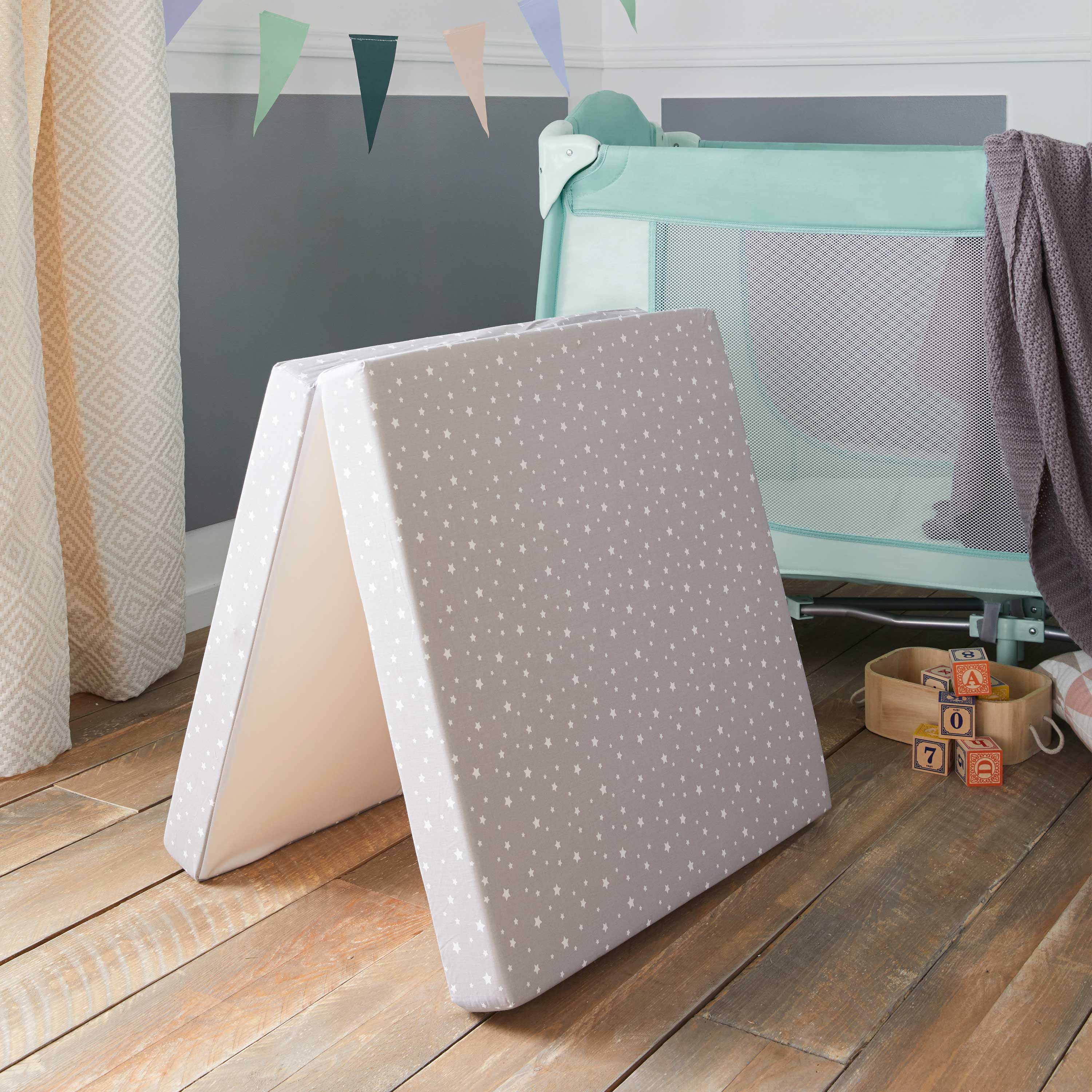 Lits parapluie bébé le top 3 des matelas nomades
