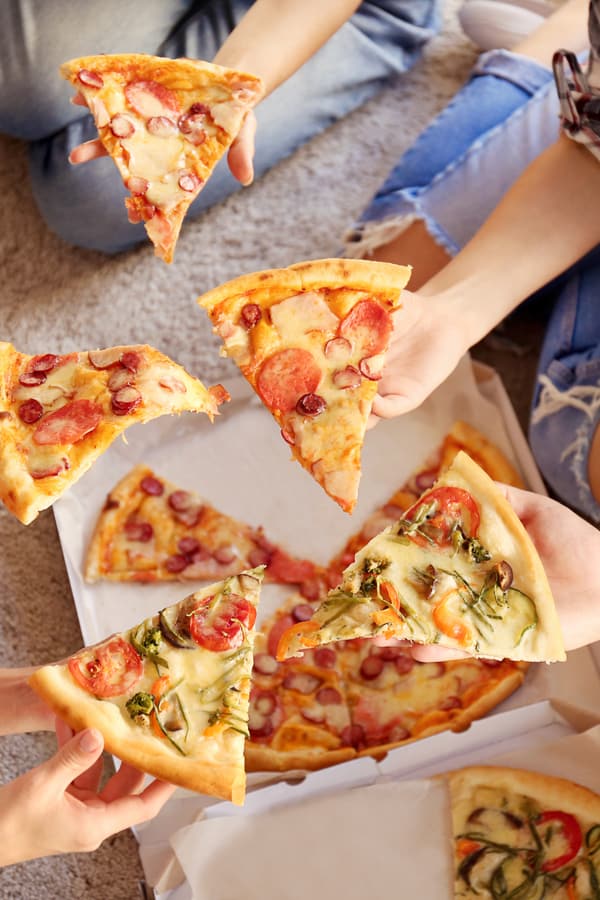 Pizza Hut Original Pan Pizza vs. Hand Tossed What's the Difference? (2023)