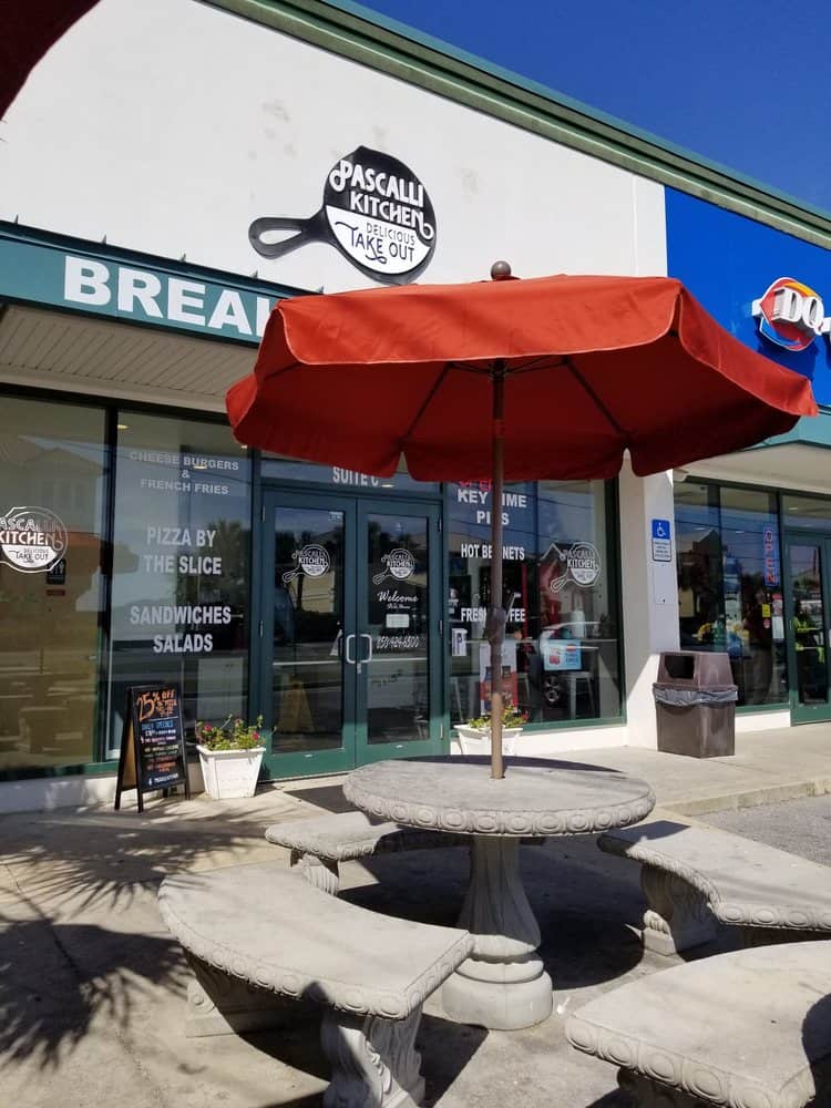 14 Best Pizza Places in Destin, FL [2023 Updated]