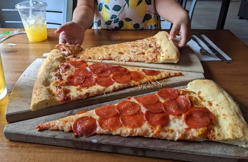 13 Best Pizza Restaurants in Cleveland, OH (Photos & Maps)