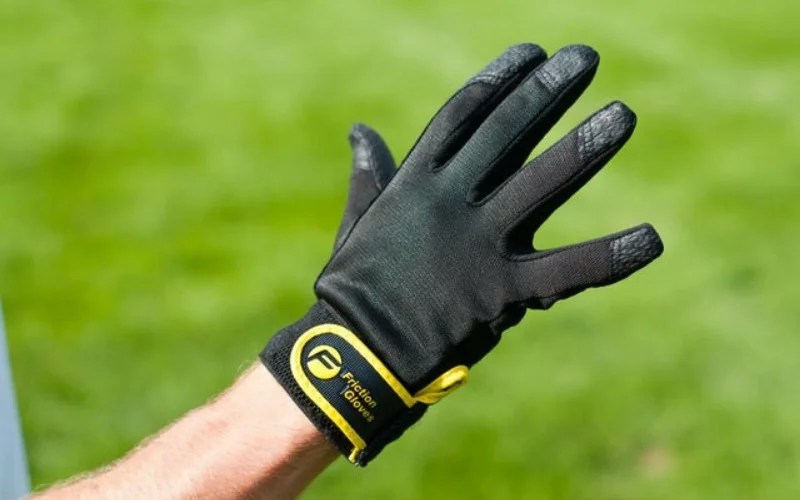 Best Ultimate Frisbee Gloves 2021 Reviews and Buying Guide Backyard