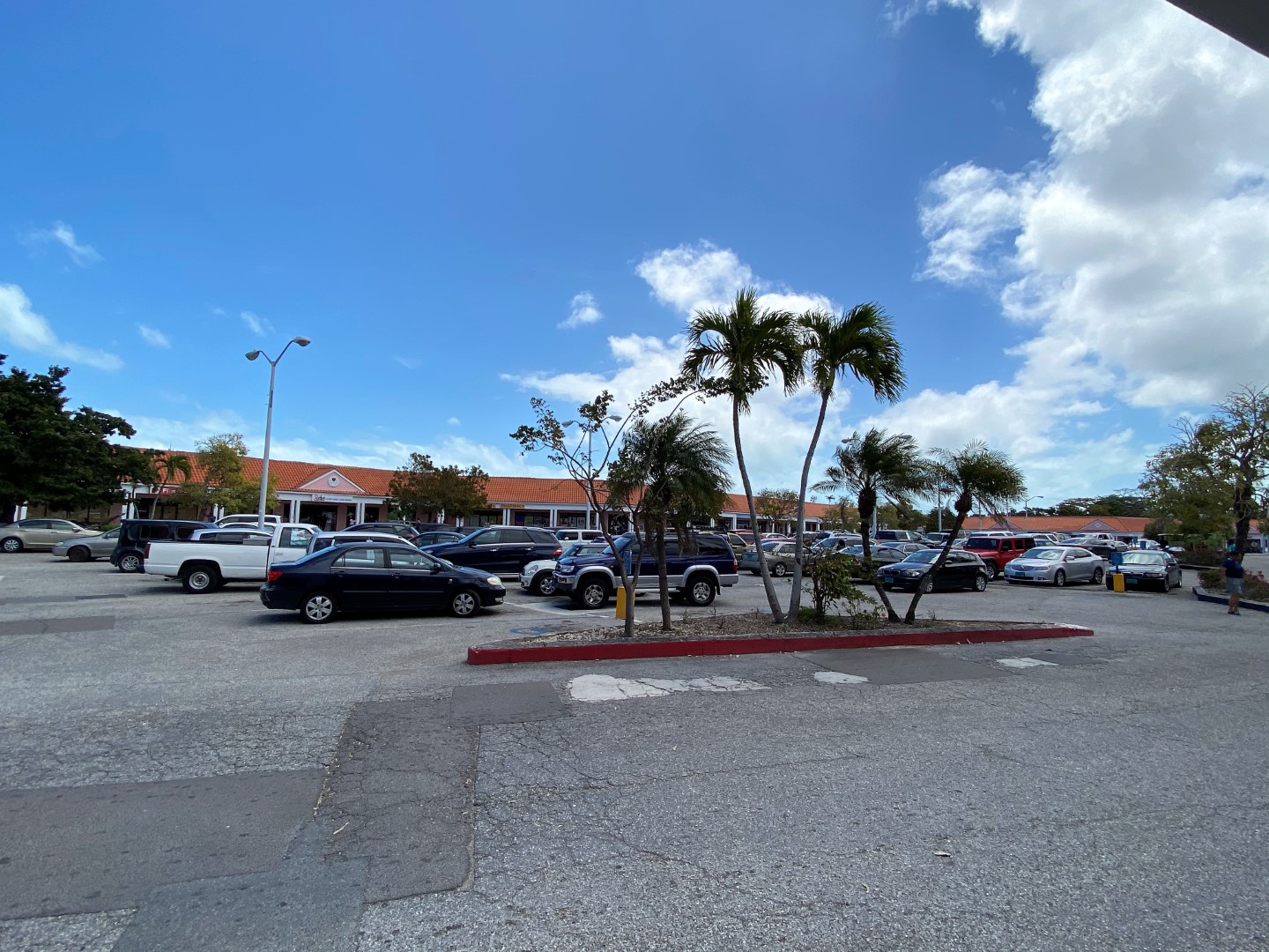 Supermakets Busy During COVID19 Lockdown Nassau / Paradise Island