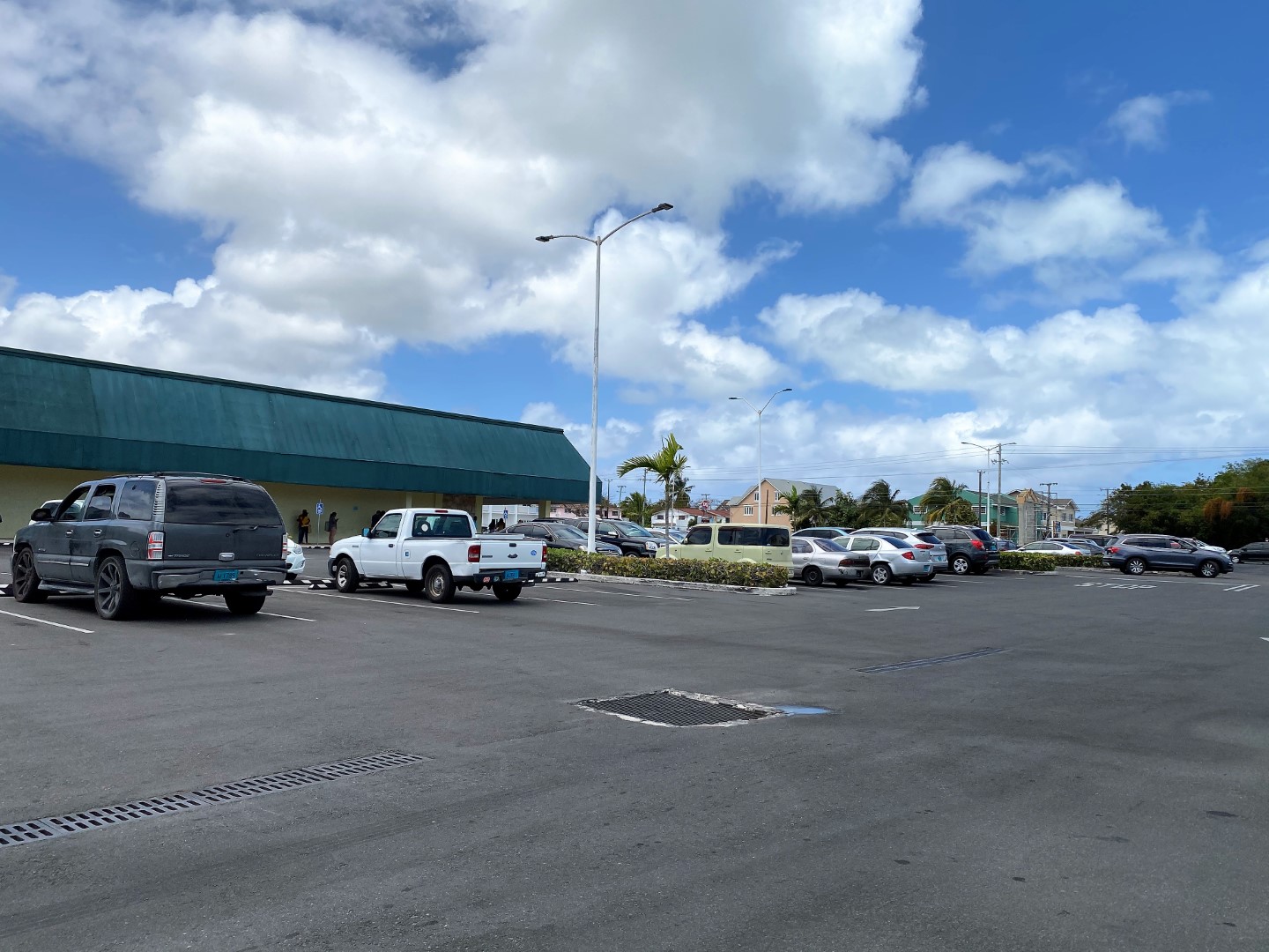 Supermakets Busy During COVID19 Lockdown Nassau / Paradise Island