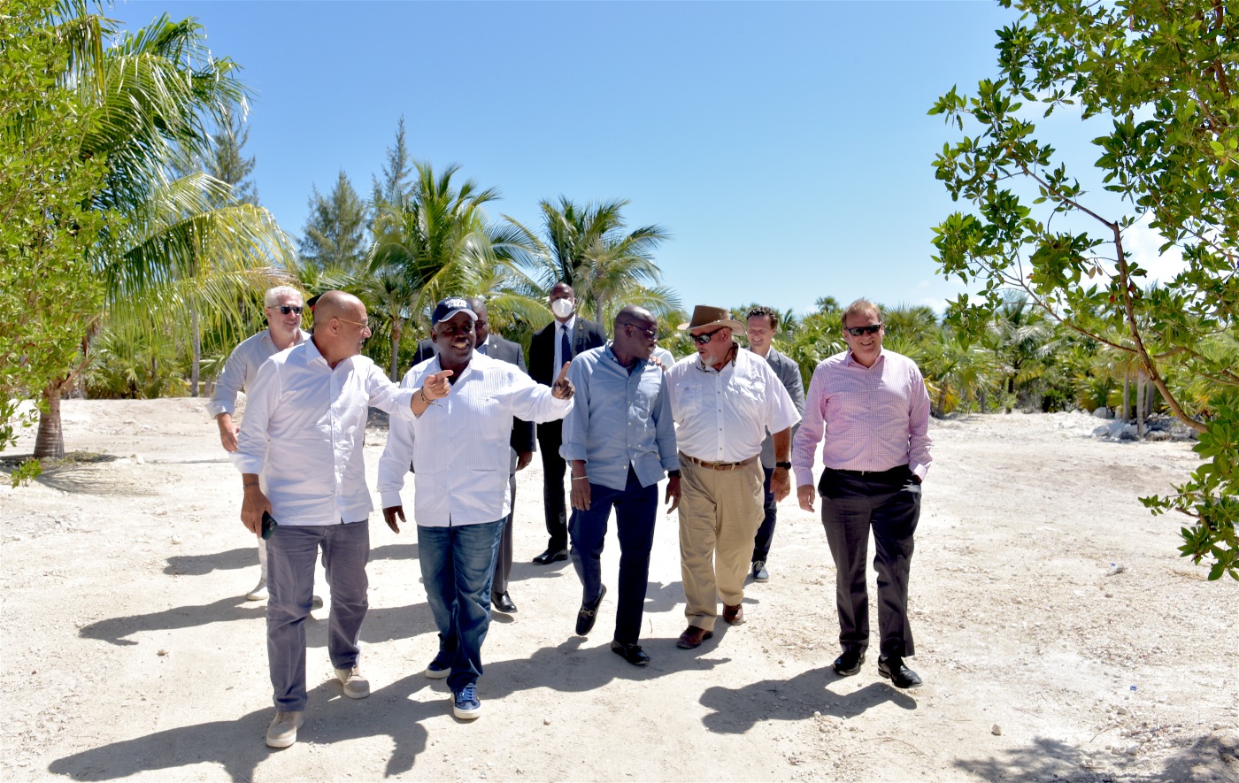 Prime Minister leads delegation on tour of SixStar development on