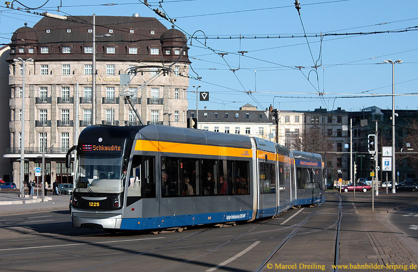 LVB 1225 am Hauptbahnhof