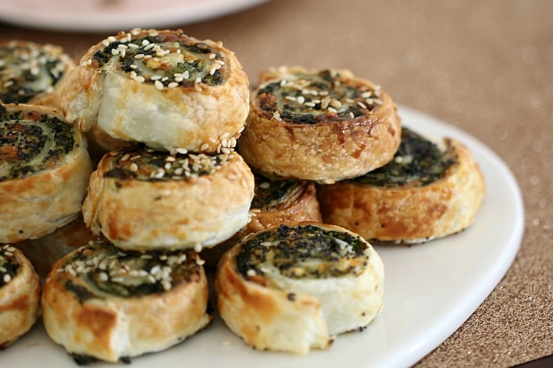 Spinach & Feta Pinwheels (quick and easy recipe!) Bake Play Smile