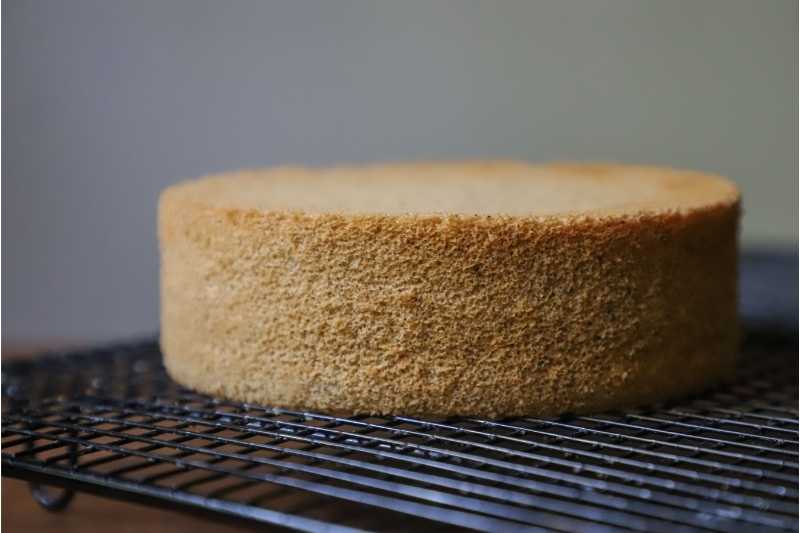 How To Soften & Moisten A Dry Cake That Gets Hard? Baking Nook