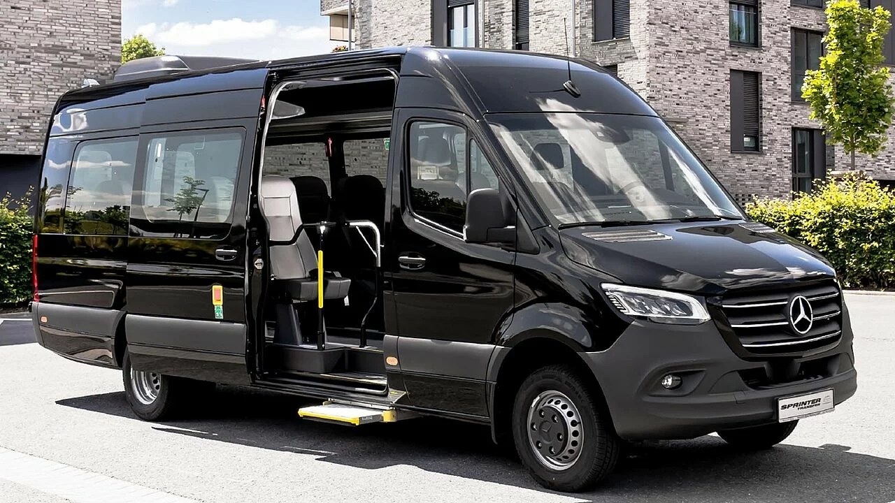 MercedesBenz MinibusSprinter 516 CDI 19+1