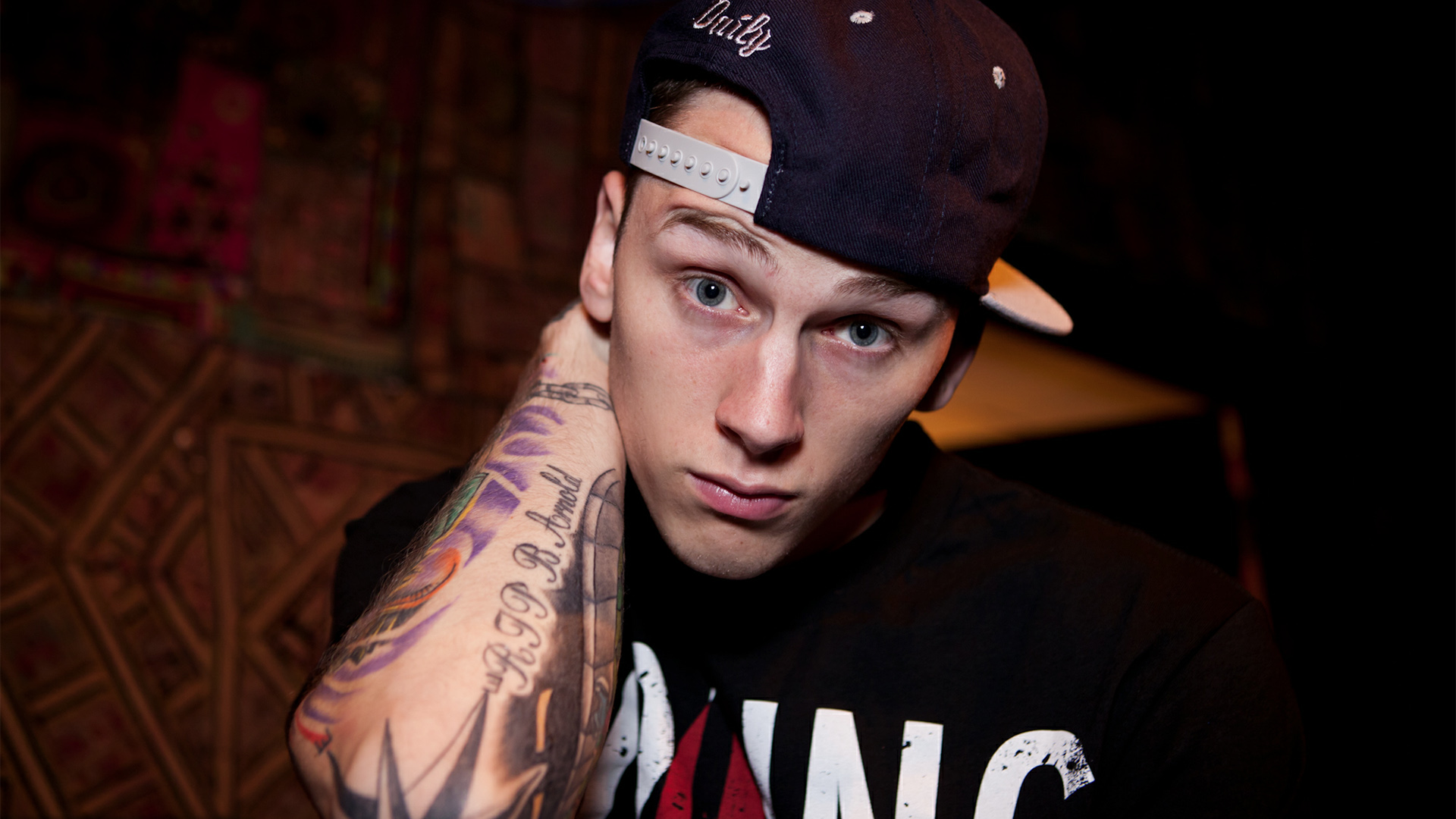 Machine Gun Kelly Rapper Wallpaper 14687 Baltana