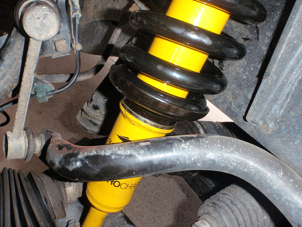 Toyota Hilux suspension repair Fixing a foreign suspension kit after