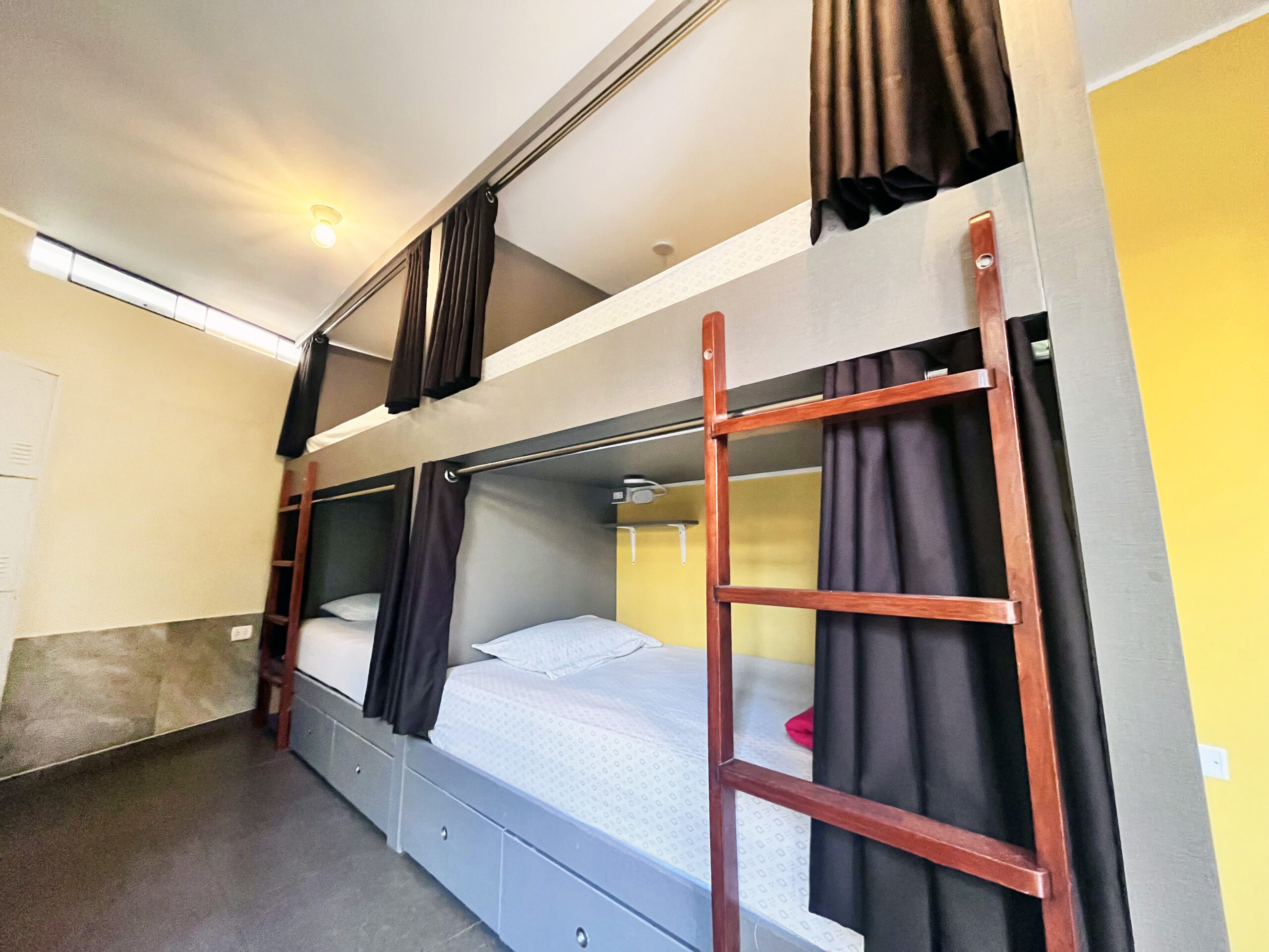 Standard 6bed Dorm Ensuite Bananas Adventure » Bananas Adventure