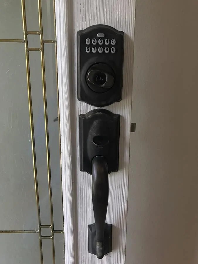 What is the standard door handle height? Installation guide (2022)