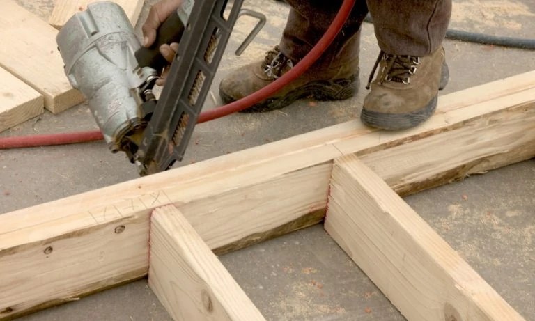How far apart to position wall studs Support a roof
