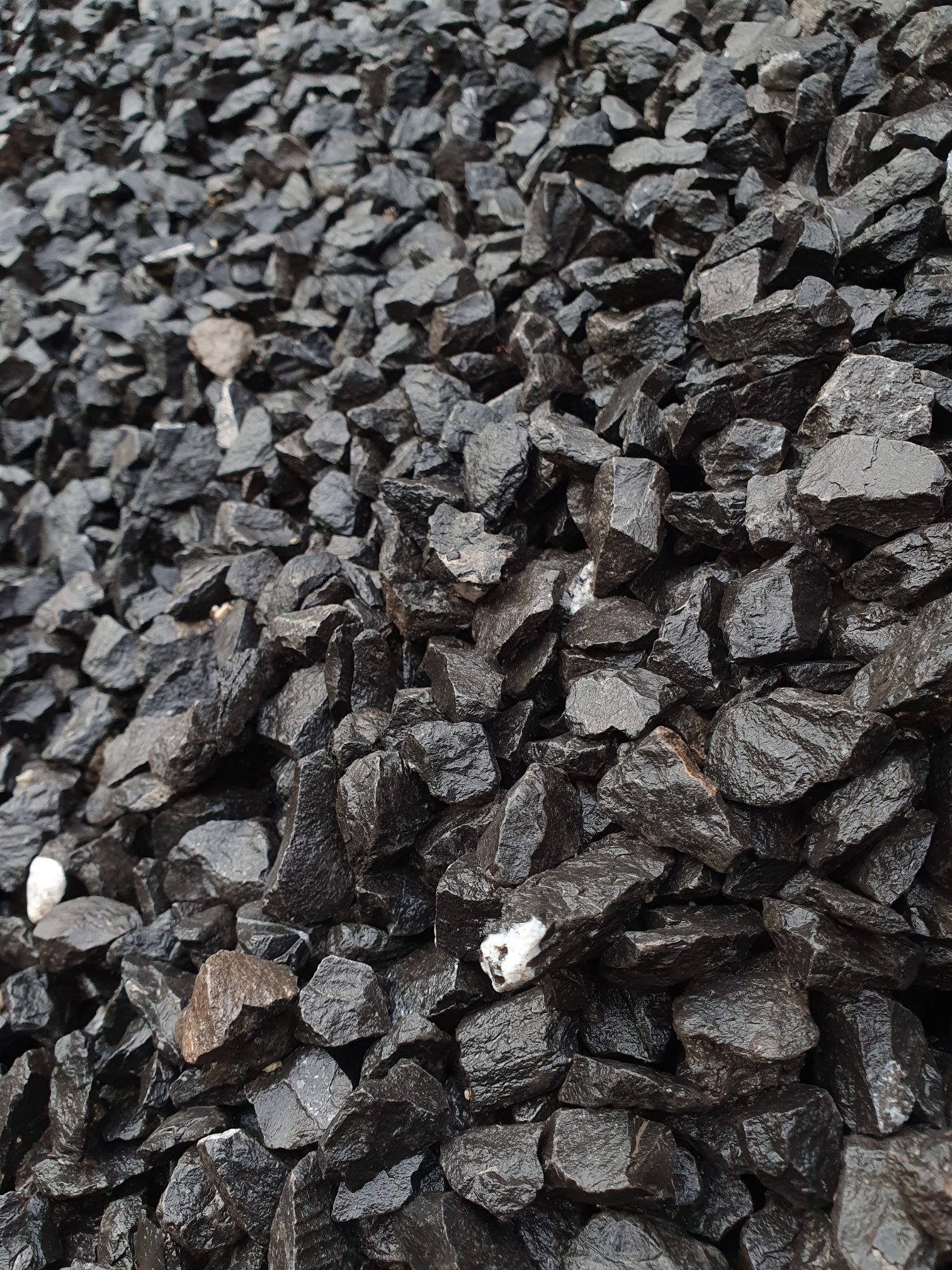 Graphite Limestone BULK BAG Bannister Hall Landscape Supplies