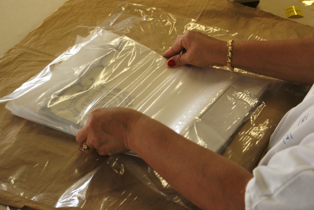 How to Store Table Linens Avoid Wrinkles & Extend Lifespan