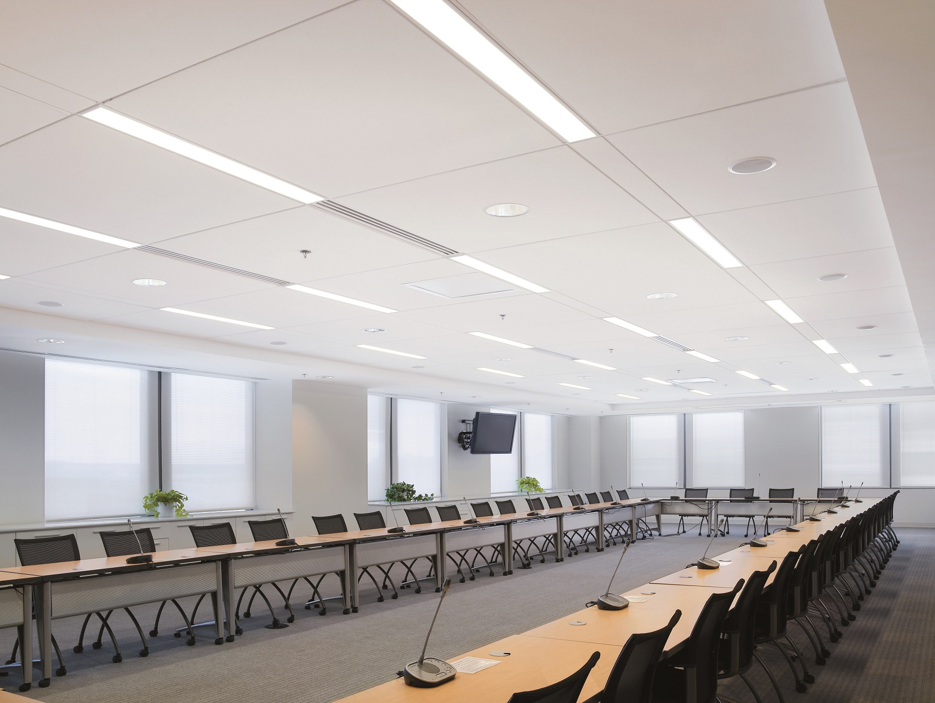 Armstrong Ceilings enhance TechZone™ system