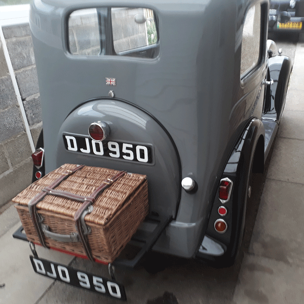 Leather Luggage Straps for Classic Cars and MG specialists)