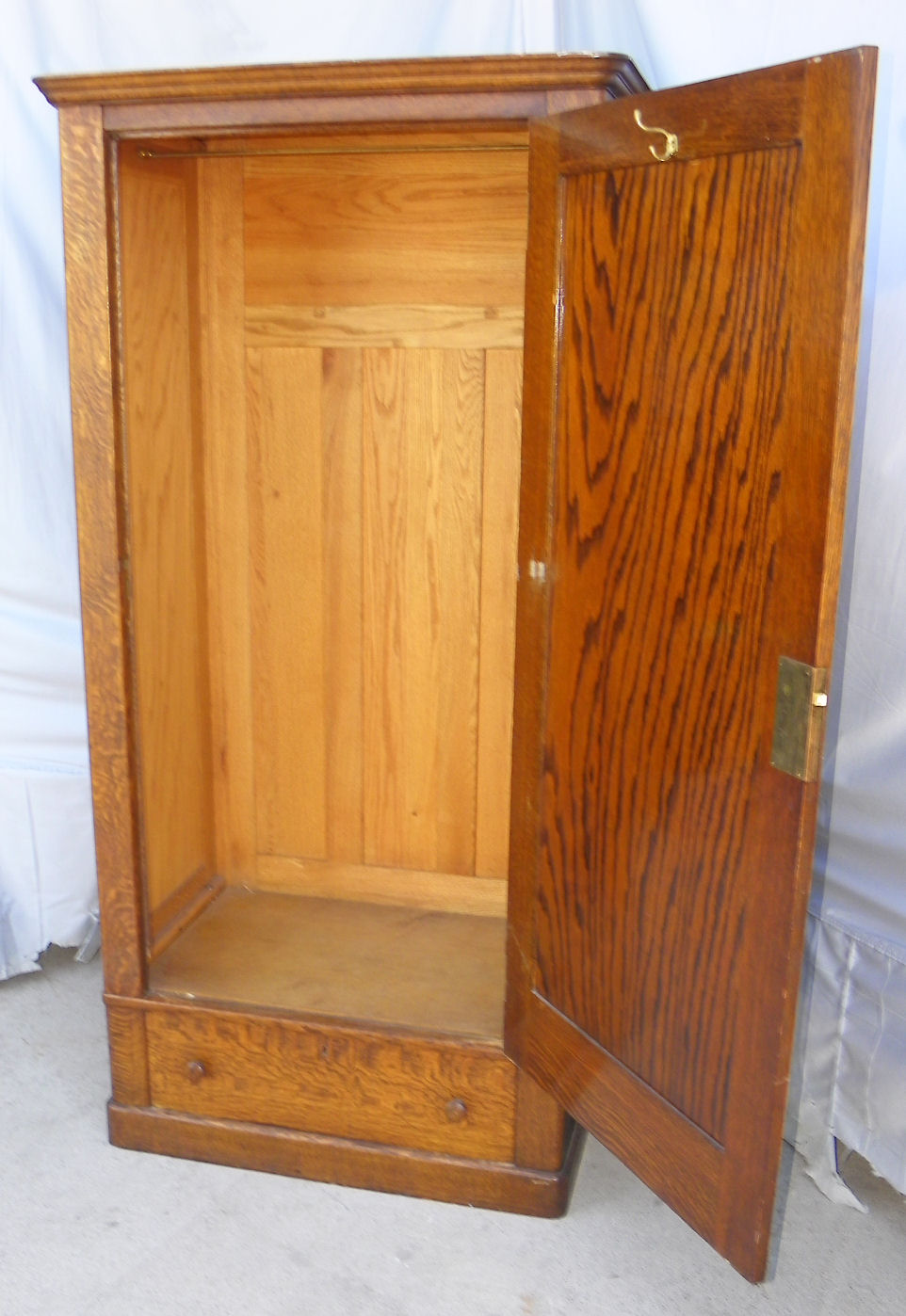 Bargain John's Antiques Oak Wardrobe with single door original