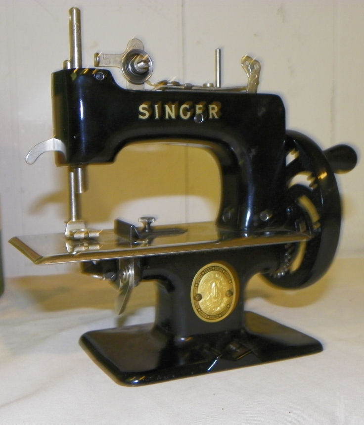 Bargain John's Antiques Antique Singer Sew Handy Model No 20 Toy
