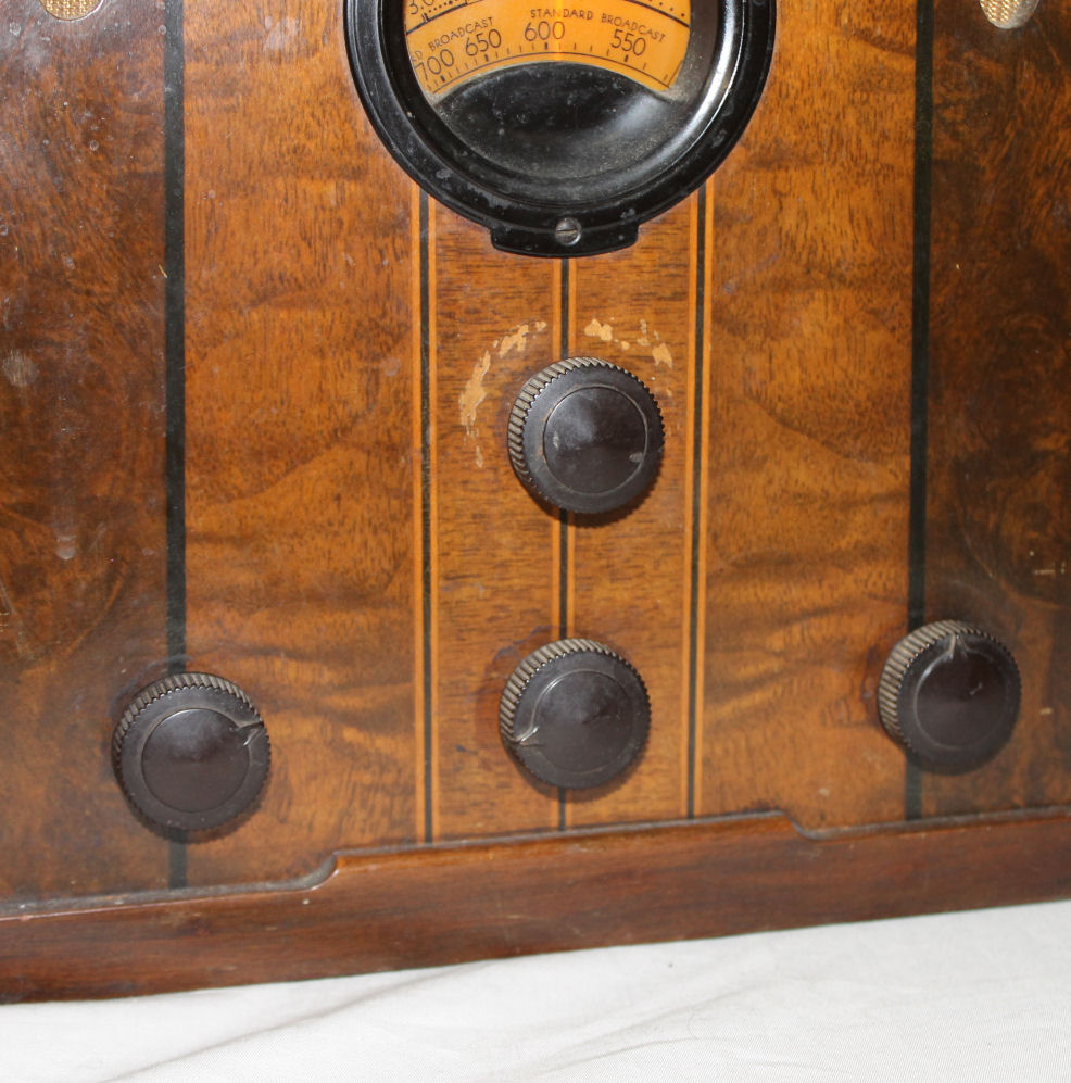 Bargain John's Antiques Philco Model 3760 Cathedral Antique Radio