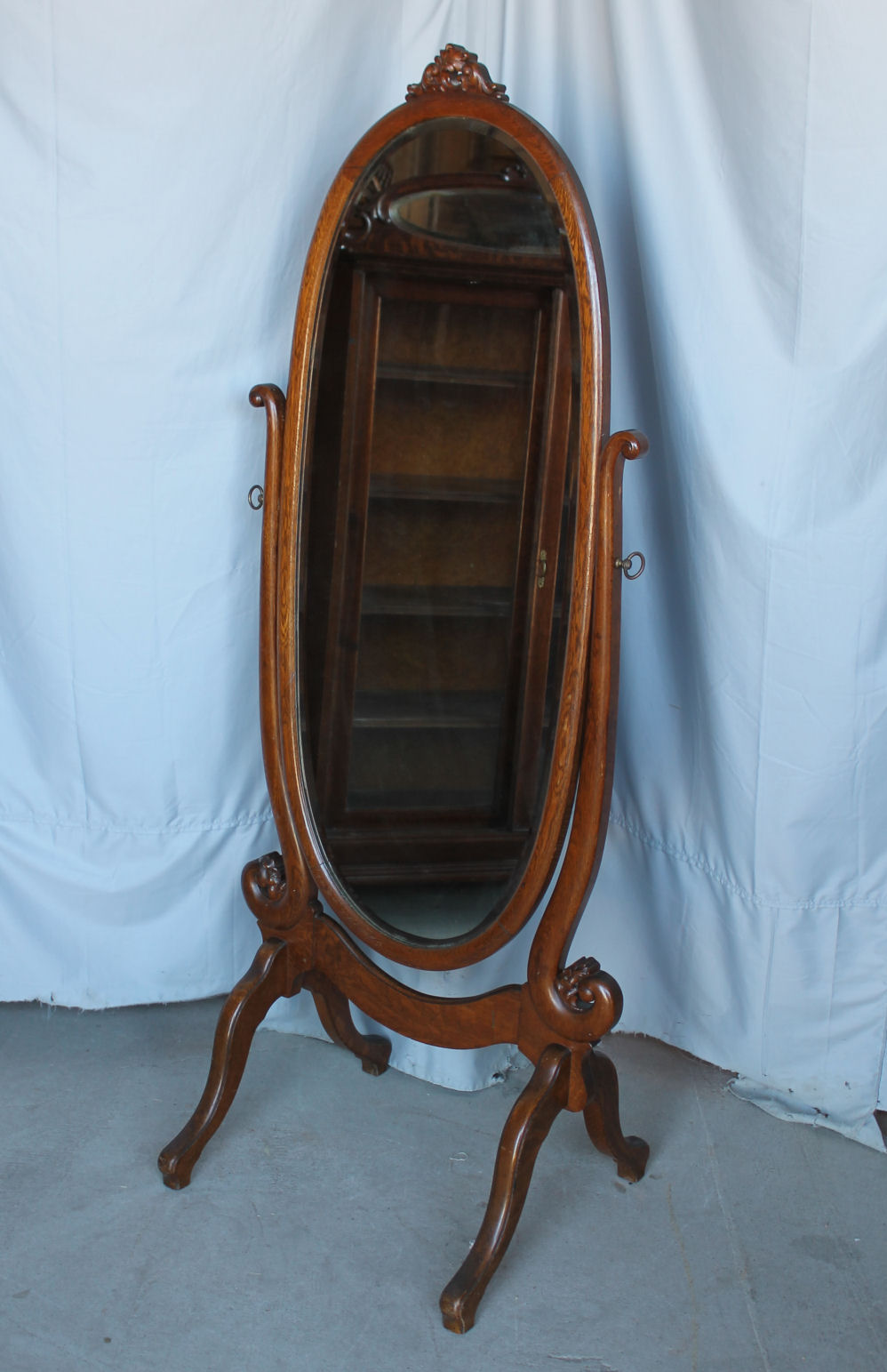 Bargain John's Antiques Oval shaped Oak Beveled Cheval Mirror