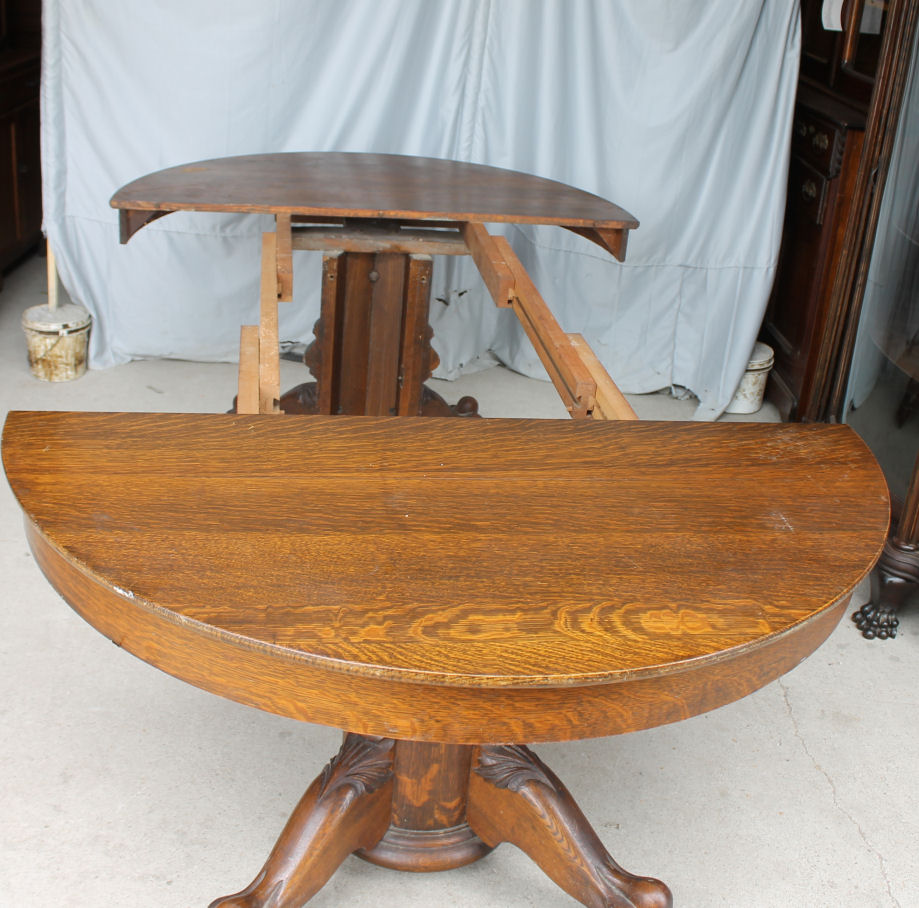 Bargain John's Antiques Round Oak Table with claw feet Bargain John