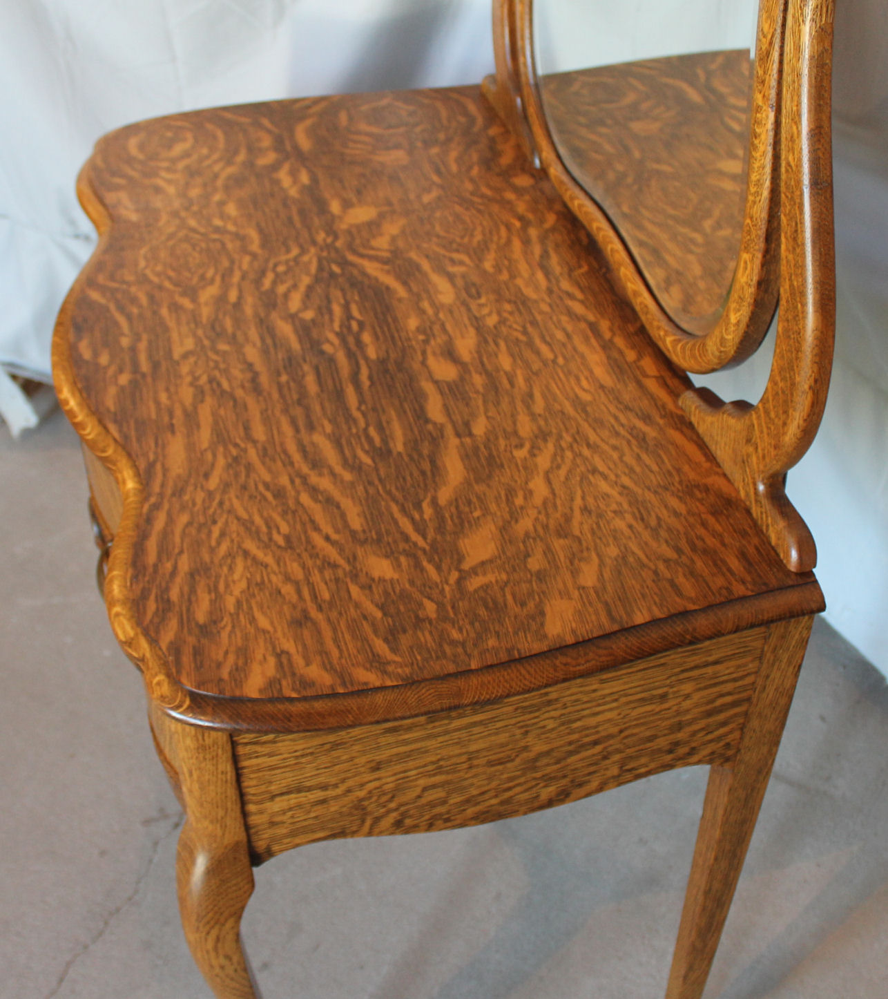 Bargain John's Antiques Antique Oak Vanity with Claw Feet Beveled
