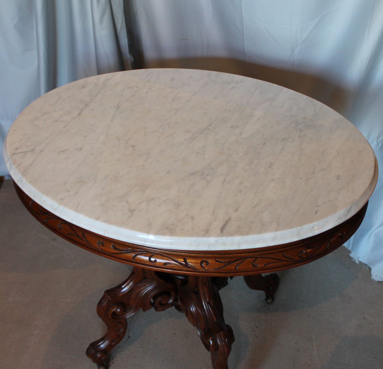 Bargain John's Antiques Victorian Walnut oval shaped Marble top
