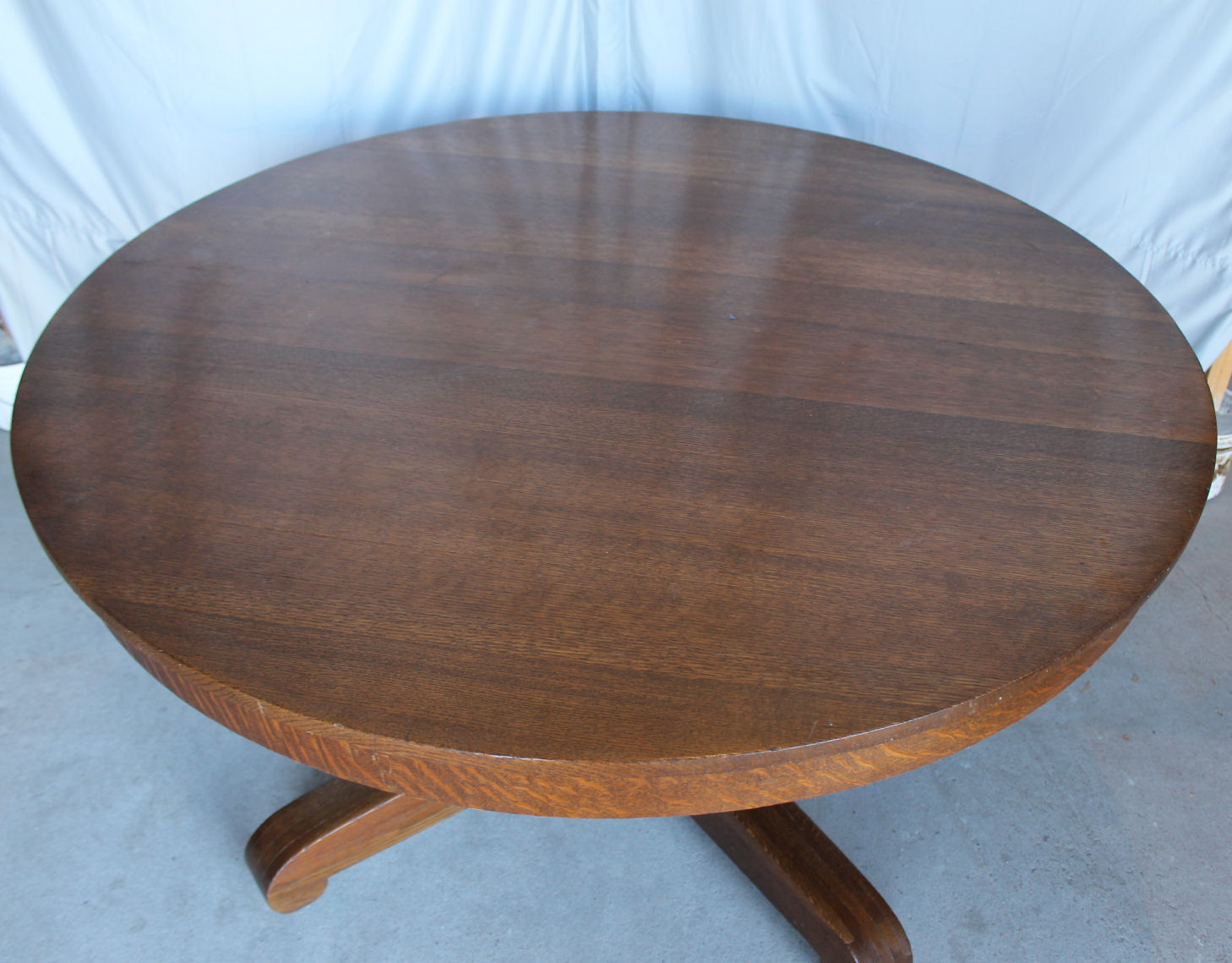 Bargain John's Antiques Antique Round Oak Mission style Table 54