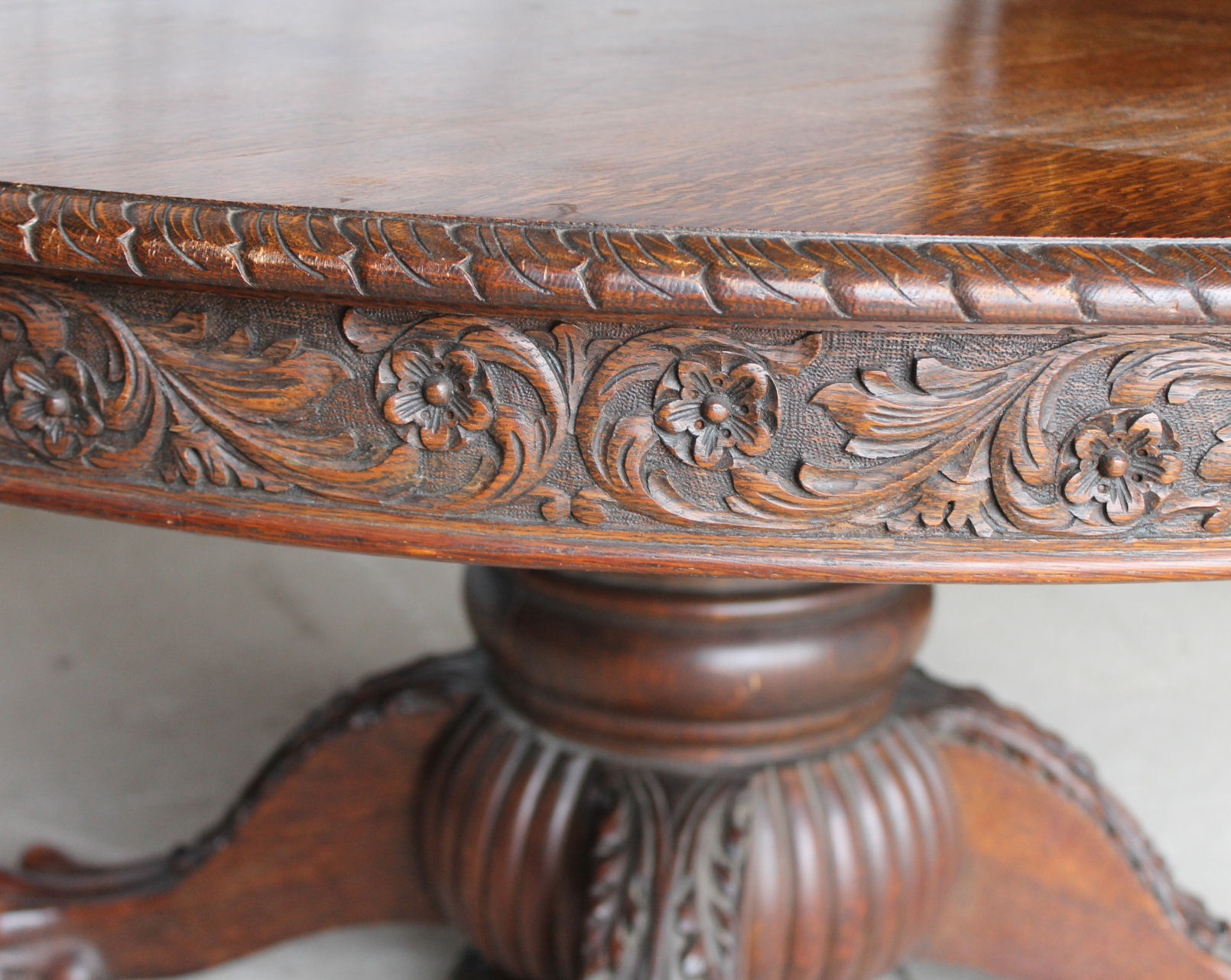 Bargain John's Antiques Round Oak Dining Table carved claw feet 9