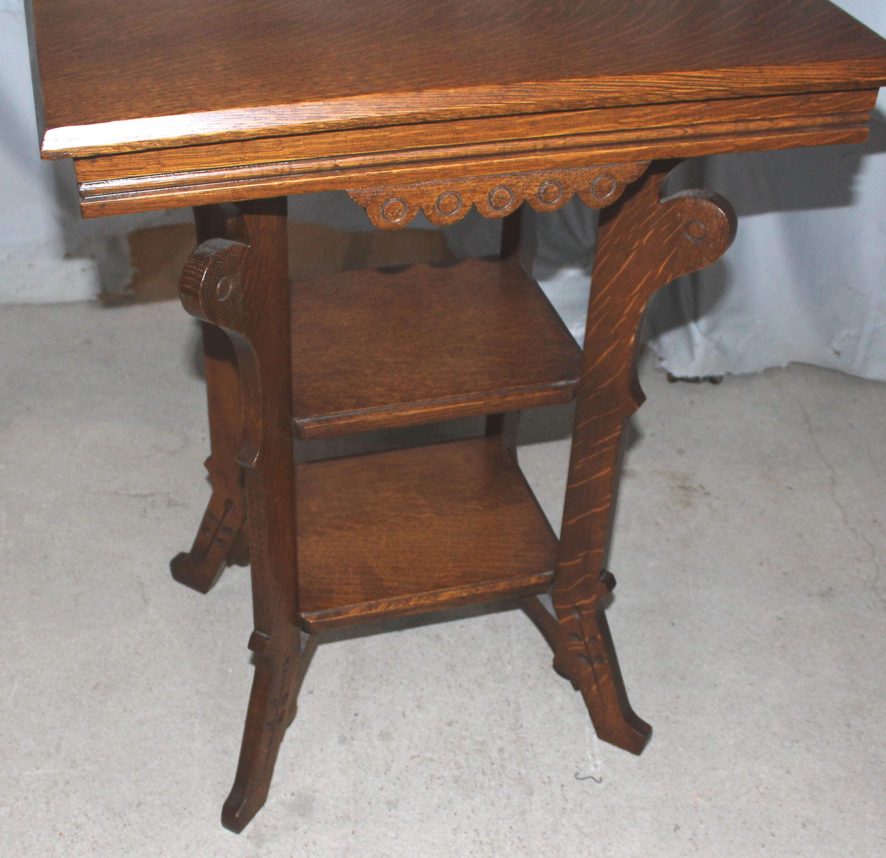 Bargain John's Antiques Antique Victorian Eastlake quarter sawn Oak