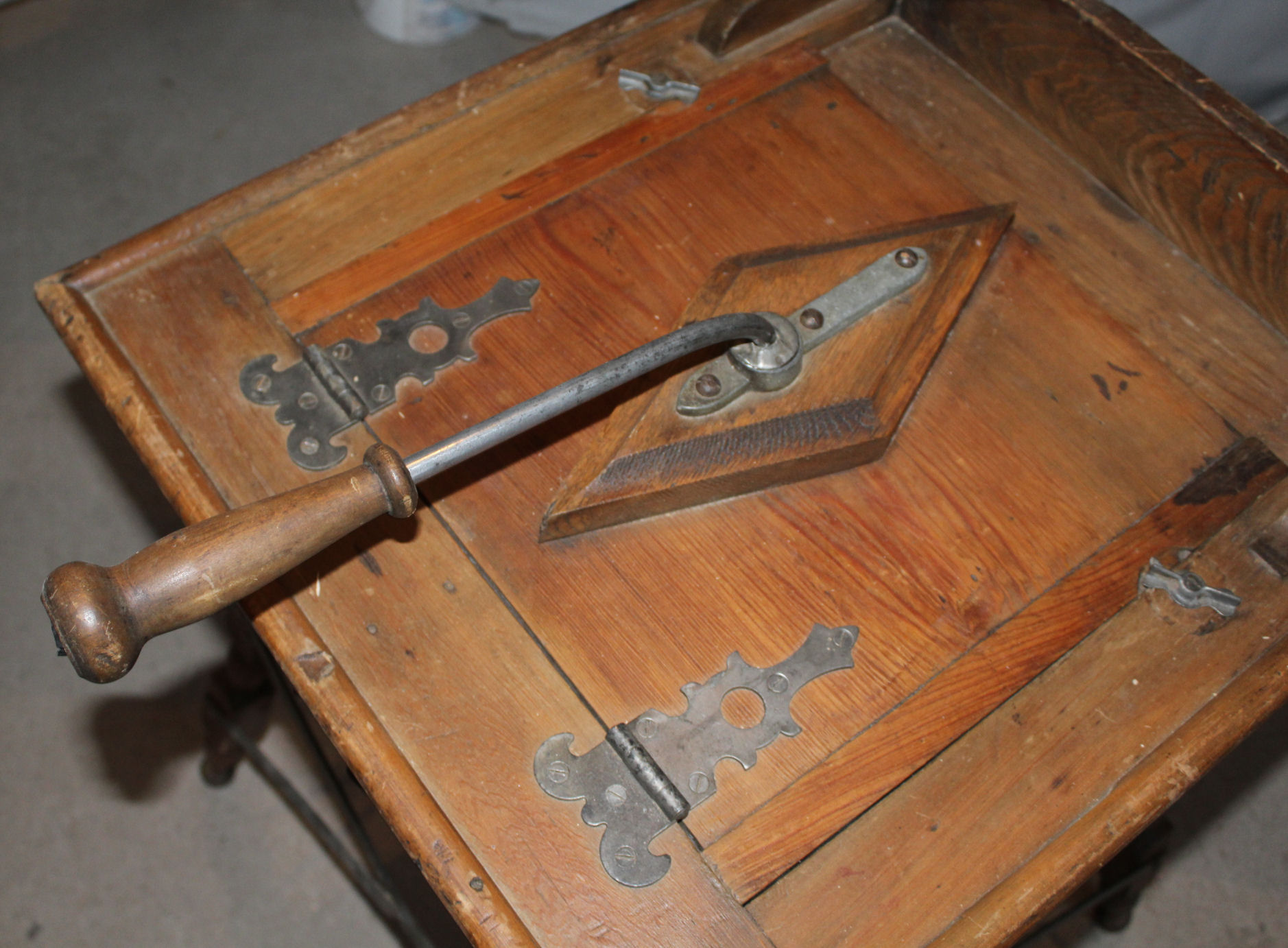 Bargain John's Antiques Wonder Washer by Victor Mfg. Co