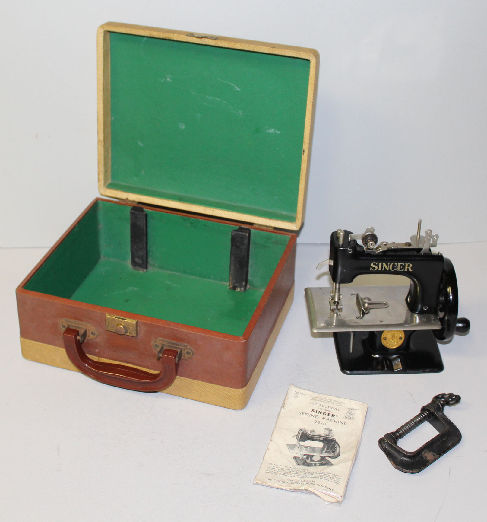 Bargain John's Antiques Singer Child's Toy Sewing Machine with Case