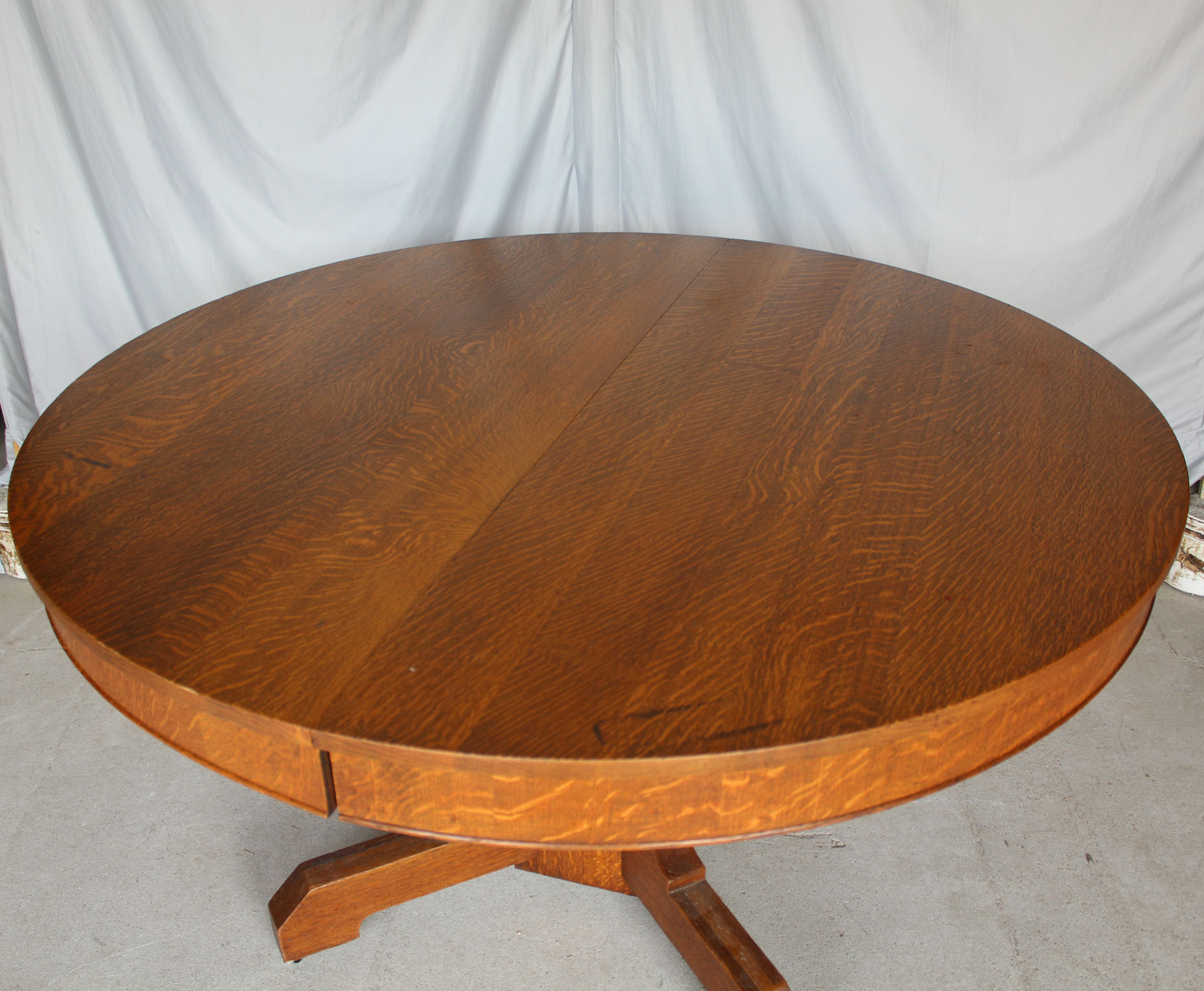 Bargain John's Antiques Antique Arts & Crafts Mission 54" Round Oak