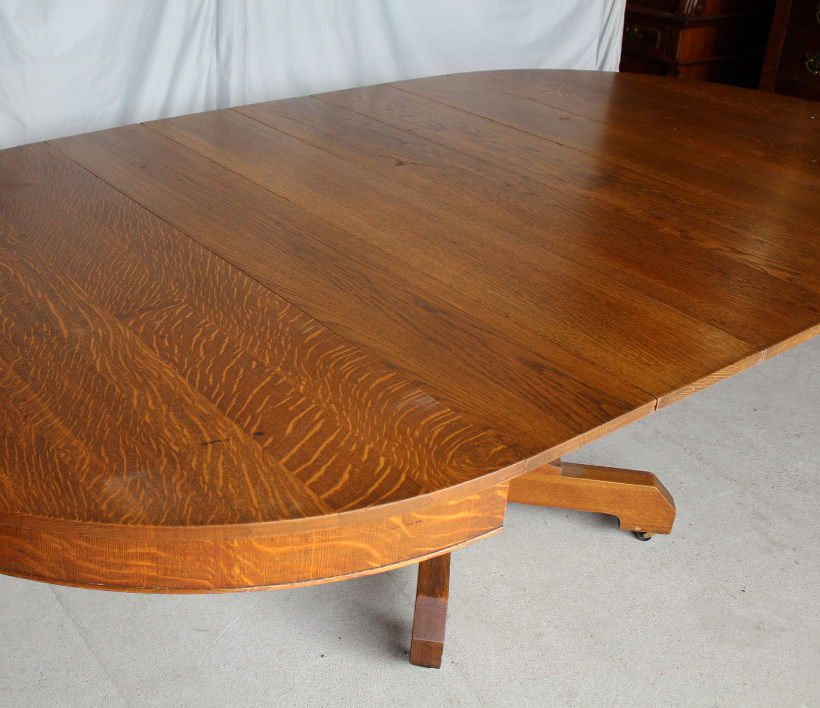 Bargain John's Antiques Antique Arts & Crafts Mission 54" Round Oak