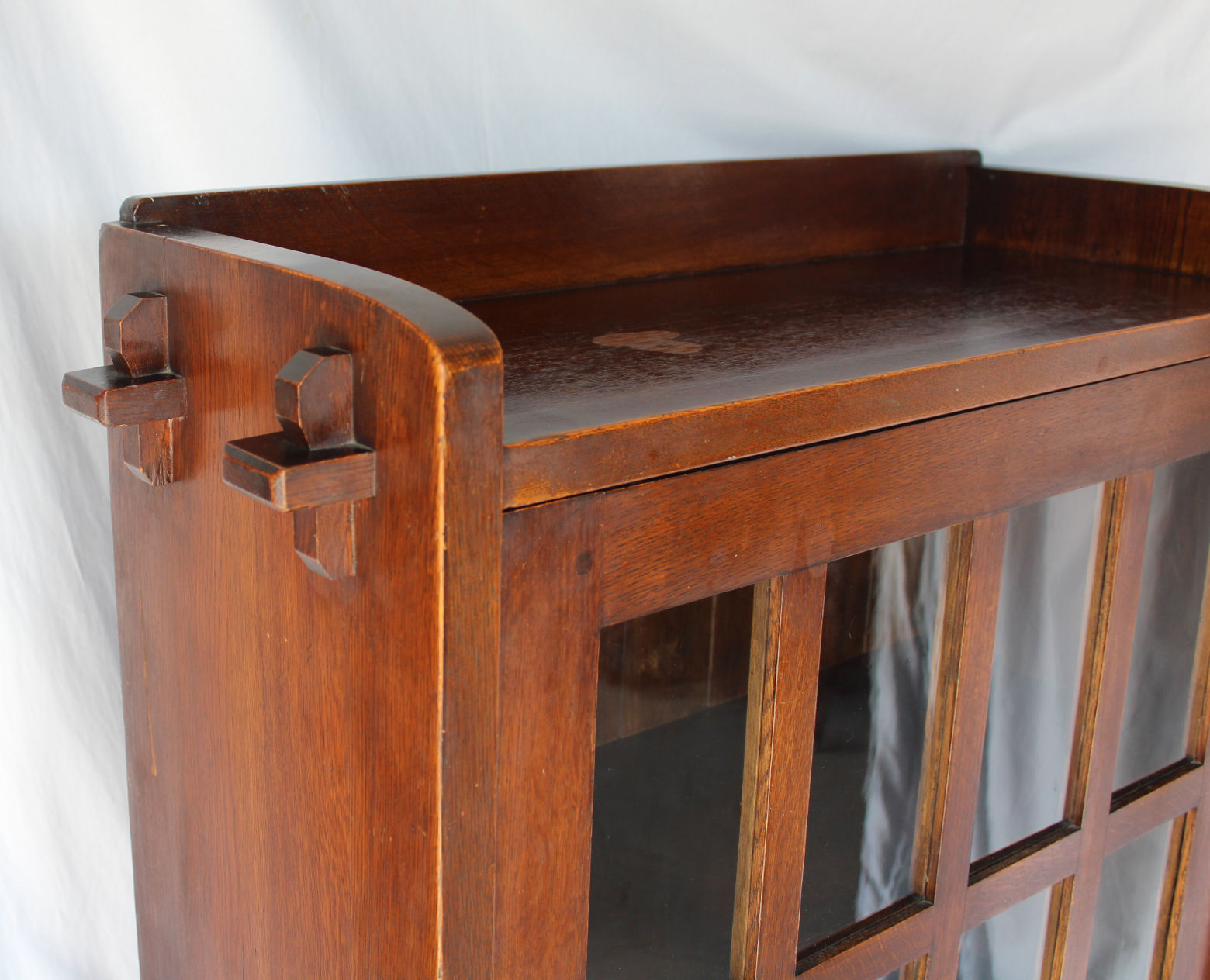 Bargain John's Antiques Antique Mission Arts and Crafts Oak Bookcase only 30 inches wide L