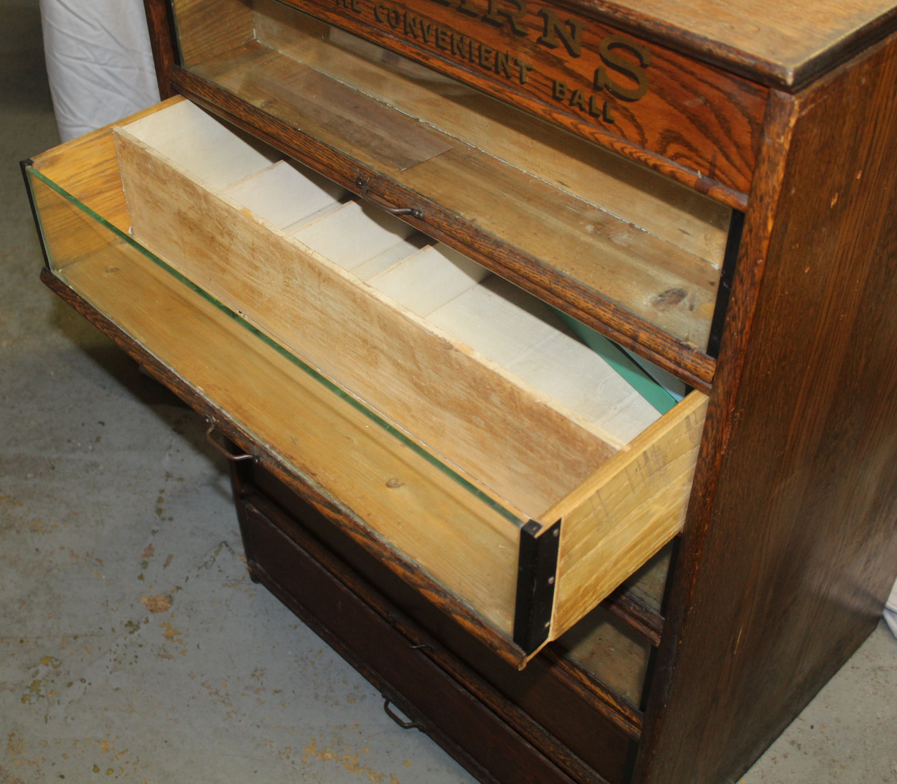 Bargain John's Antiques Antique Country Store Oak Yarn Sunlight original finish