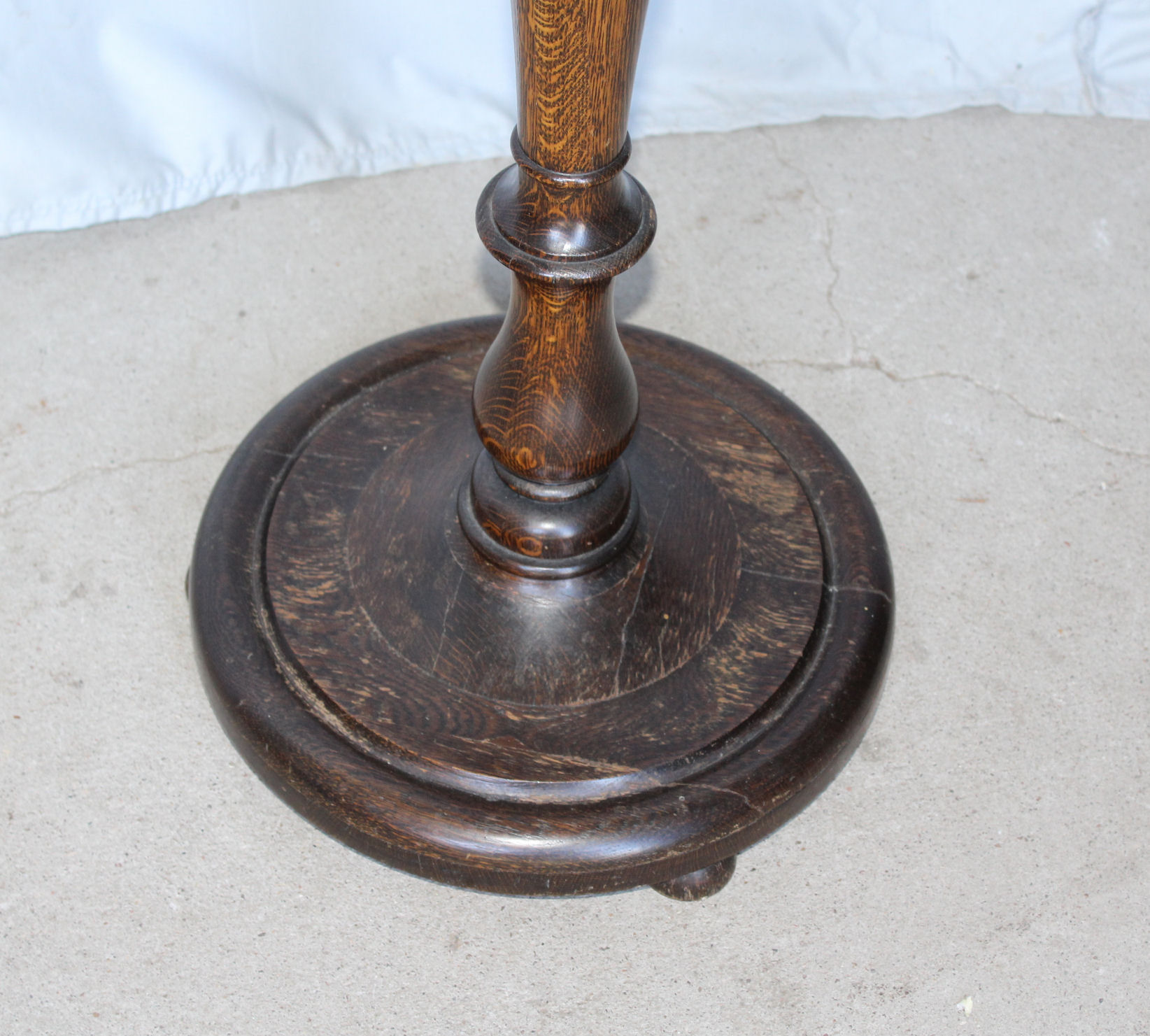 Bargain John's Antiques Antique turned Oak Pedestal original finish