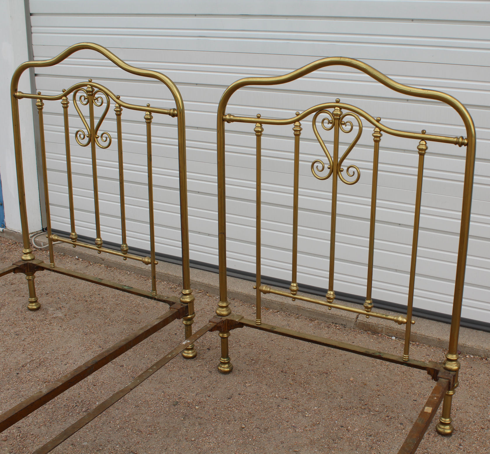 Bargain John's Antiques Antique Matching Pair of Twin size Victorian