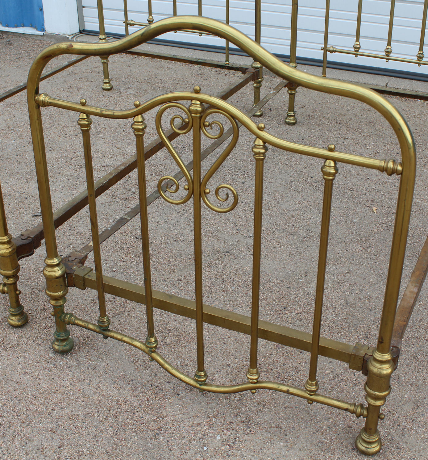 Bargain John's Antiques Antique Matching Pair of Twin size Victorian