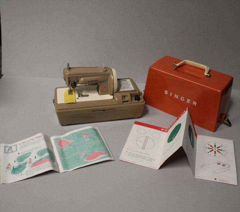 Bargain John's Antiques Singer Sewhandy Electric Model 50 Sewing