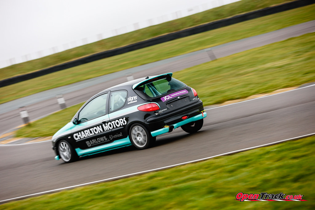 Barlows UK Ltd supports Charlton Motors' new race car Barlows