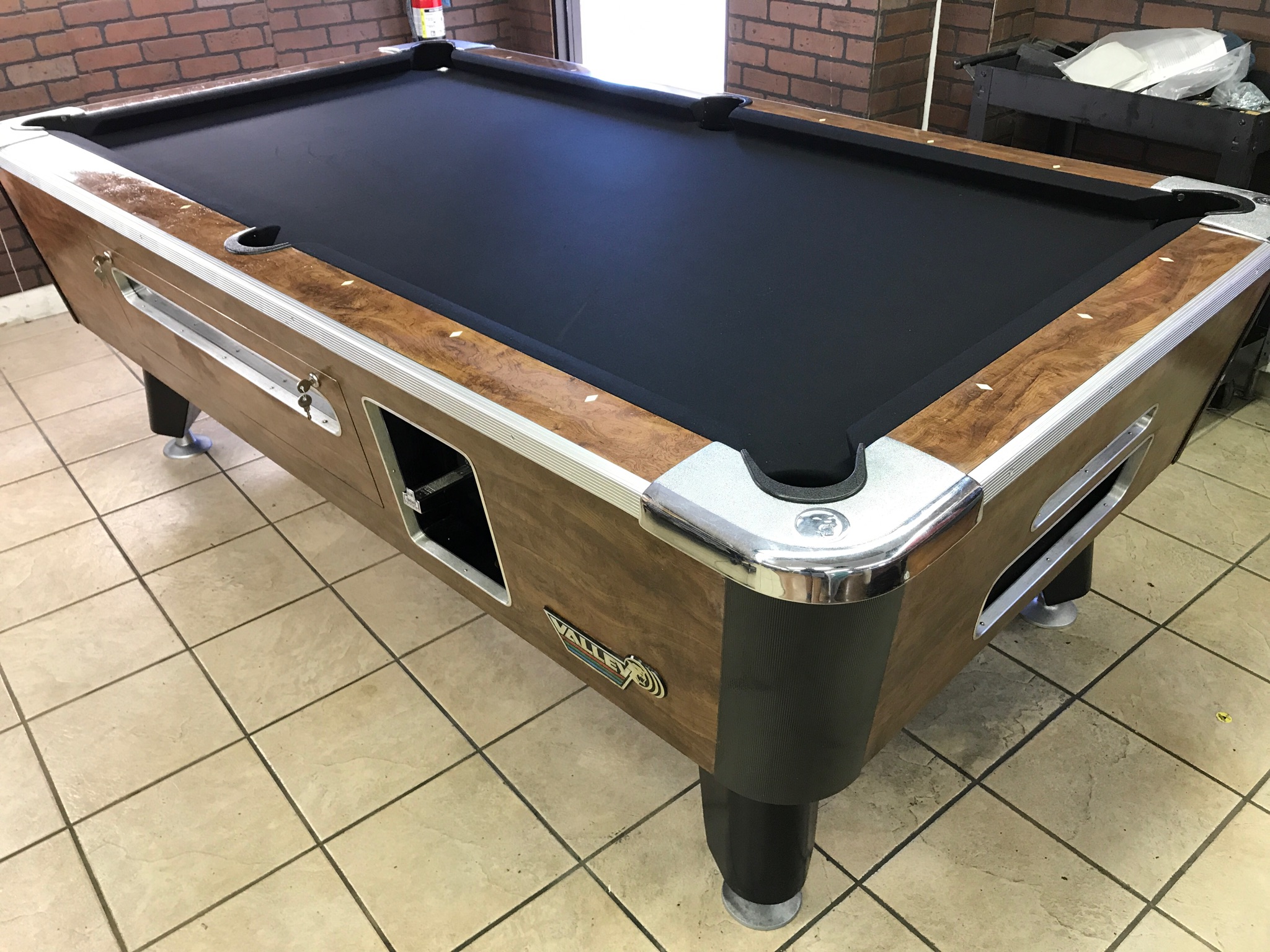 Bar With Pool Table Search Craigslist Near Me
